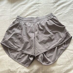 Lululemon hotty hot 4 inch shorts